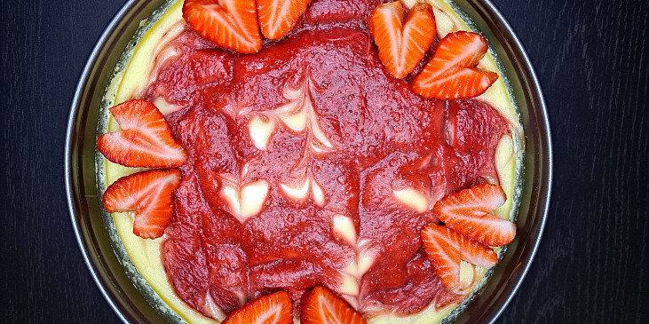 Jahodový pečený cheesecake