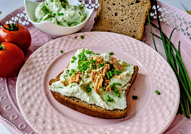 Nivová pomazánka s avokádem a vejci