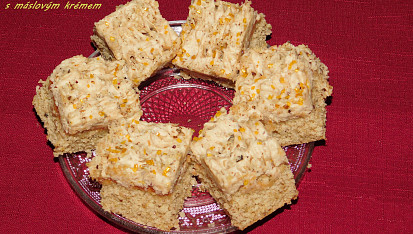 Ořechové řezy s máslovým krémem