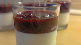 Panna cotta s jahodami