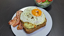 Sendvič croque madame