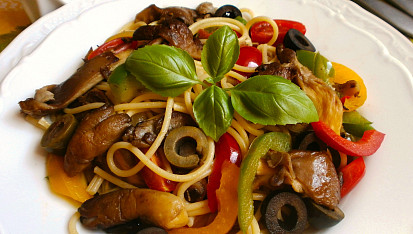 Špagety s hlívou ústřičnou na italský způsob