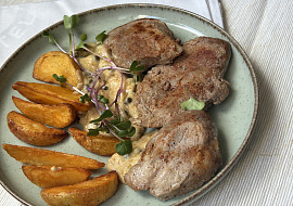 Vepřová panenka s pepřovou omáčkou