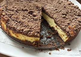 Drobenkový kakaový koláč s tvarohem