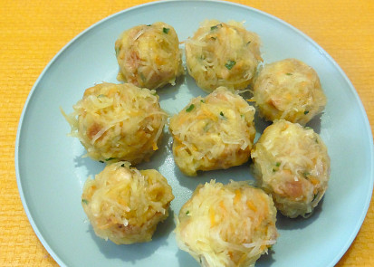 Housko – bramborové knedlíky paní hajné ze „Šlajfu“