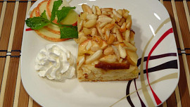 Jablkový koláč s mandlovou krustou