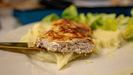 Kuřecí řízek v nivě