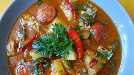 Maďarská gulášová polévka