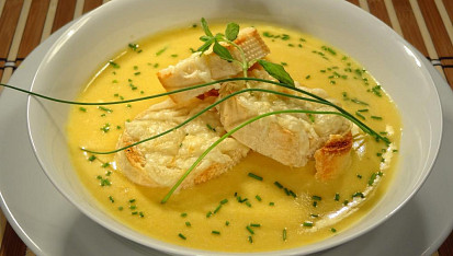 Bramborový krém se sýrovou bagetkou