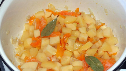 Bramborový krém se sýrovou bagetkou