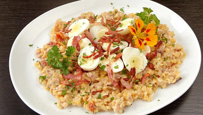 Červená čočka s křepelčími vajíčky