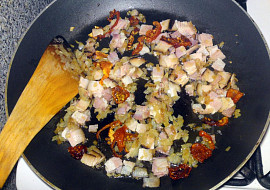 Červená čočka s křepelčími vajíčky