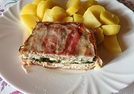 Srnčí hřbet z mletého masa a špenátu