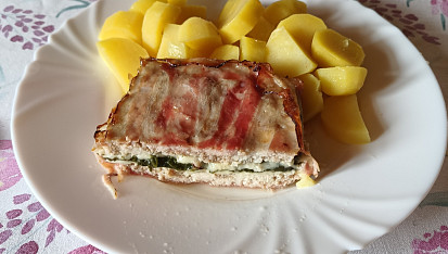 Srnčí hřbet z mletého masa a špenátu