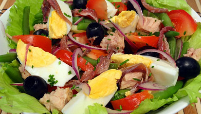 Niceský salát (salát Niçoise)