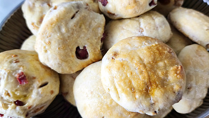 Škvarkové placky s klobásou