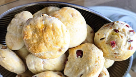 Škvarkové placky s klobásou