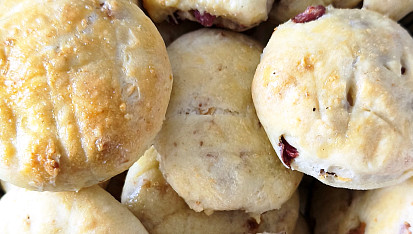 Škvarkové placky s klobásou