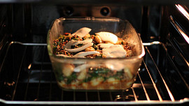 Zapečené noky s mletým masem a listovým špenátem