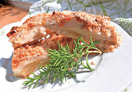 Zapečený chřest s bešamelem a křupavou strouhankou