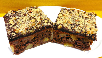 Buchta bez vajec s jablky a vlašskými ořechy