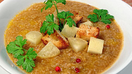 Chlebová polévka s pivem a tvarůžky