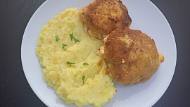 Holandský řízek se dvěma druhy sýrů