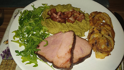 Hrachová kaše s cibulovými kroužky