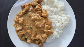 Jednoduché vepřové nudličky s omáčkou