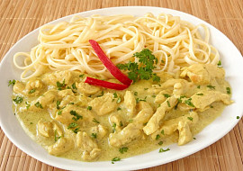 Kuřecí nudličky na kari s nivou