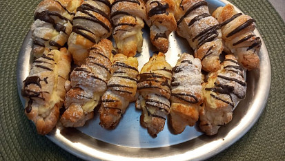 Mini croissanty plněné koňakovým krémem
