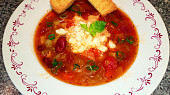 Polévka minestrone s mozzarellou, S mozzarellou a parmazánem