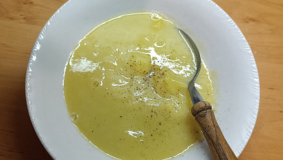 Pórková polévka, Stačí uvařit pórek, brambory a rozmixovat.