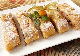 Slavnostní jablečný závin z listového těsta