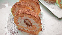 Tiramisu roláda se šlehačkou a pomazánkovým máslem