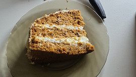 Vláčný mrkvový dort