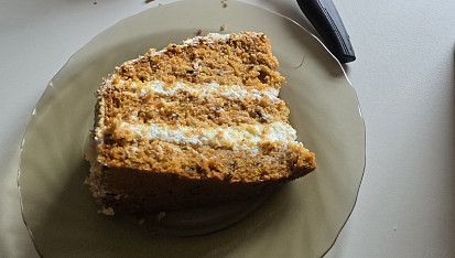 Vláčný mrkvový dort