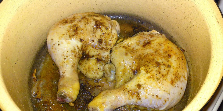 Kuře na rajčatech se žampiony