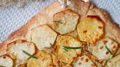 Pizza s bramborovou náplní
