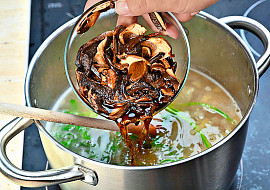 Bramboračka s kroupami