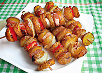 Bramborové špízy se slaninou