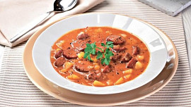 Buřtguláš se špetkou chilli