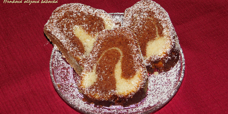 Hrnková olejová bábovka