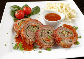 Italská sekaná se špenátem a sušenými rajčaty