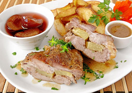 Krkovička plněná ananasem