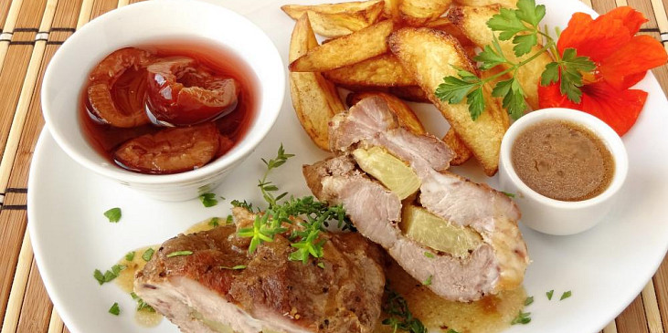 Krkovička plněná ananasem