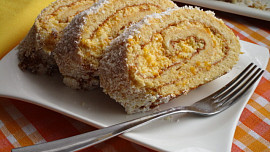 Mandarinková piškotová roláda