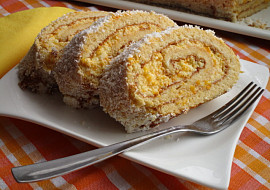 Mandarinková piškotová roláda