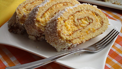 Mandarinková piškotová roláda