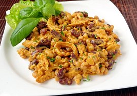 Rychlý fazolový salát s kuřecím masem